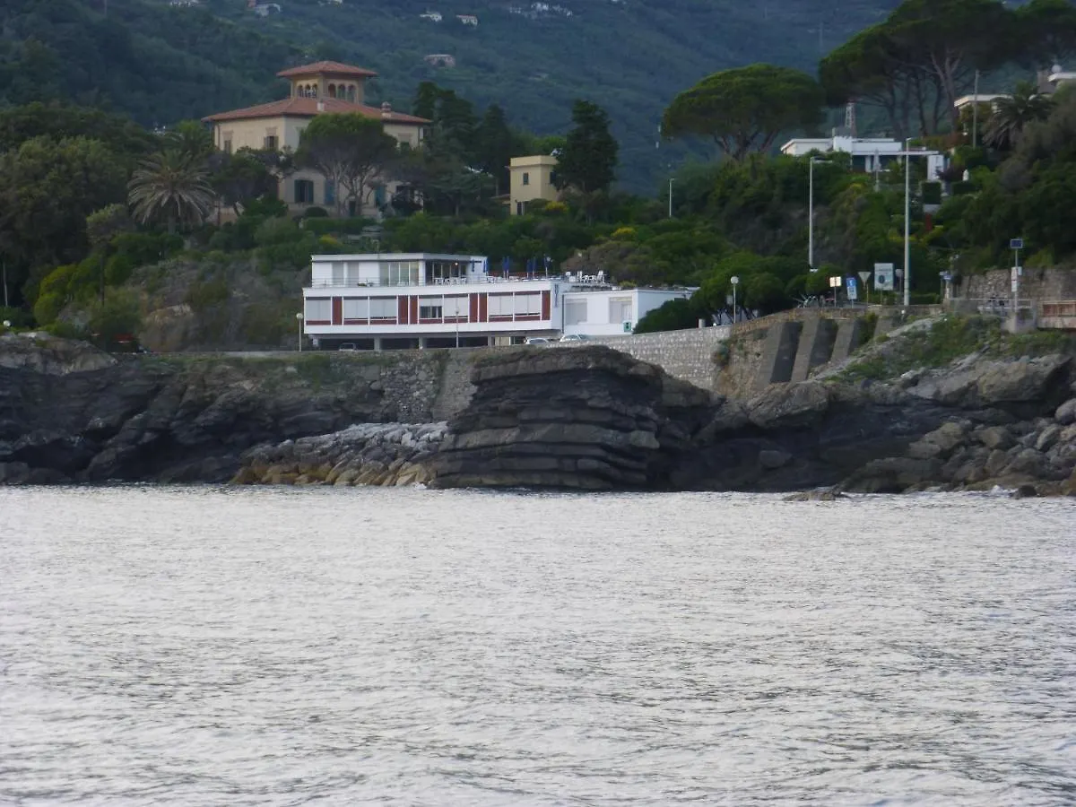 Hotel La Scogliera Cavi di Lavagna