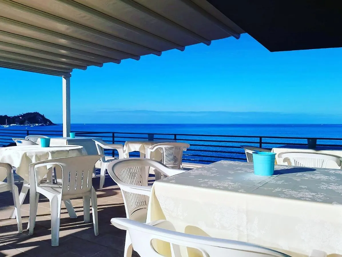 **  Hotel La Scogliera Cavi di Lavagna Italië