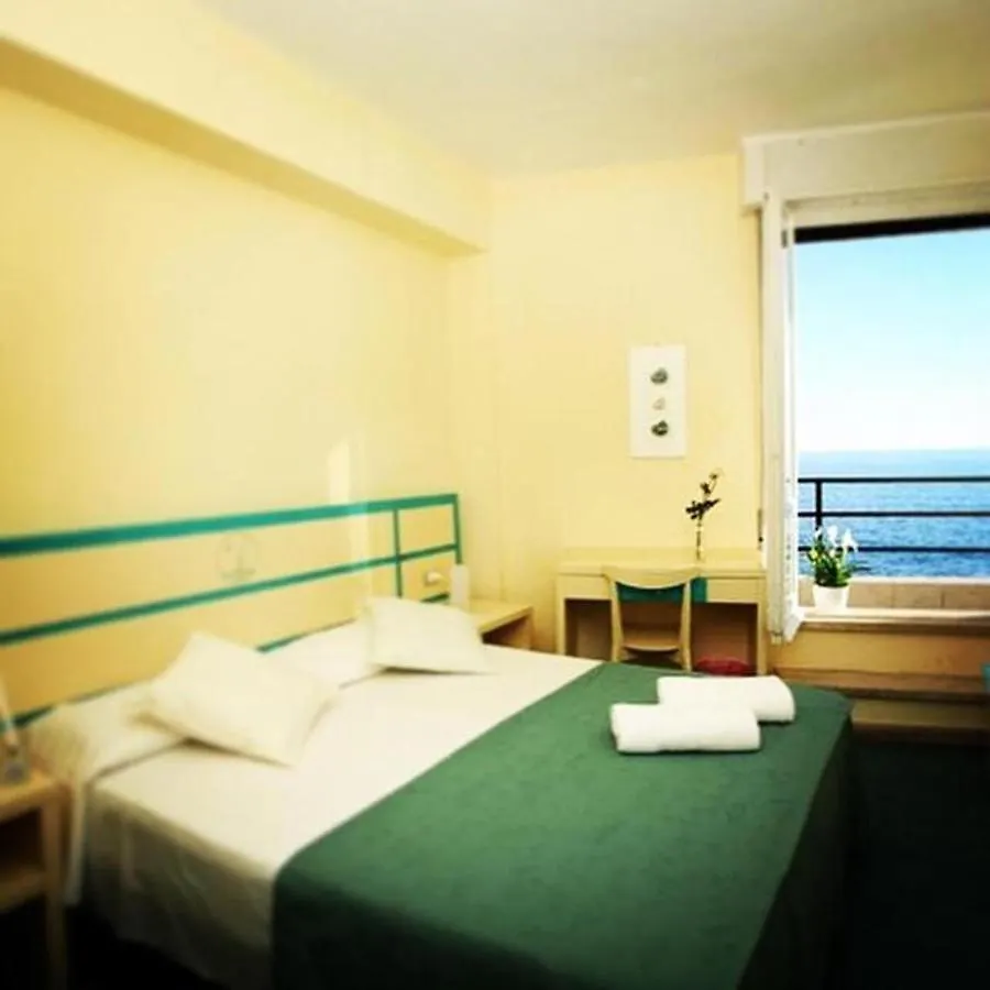 Hotel La Scogliera Cavi di Lavagna