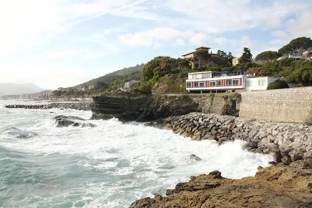 Hotel La Scogliera Cavi di Lavagna